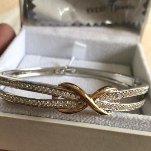 silver bracelet with fake Diamonds